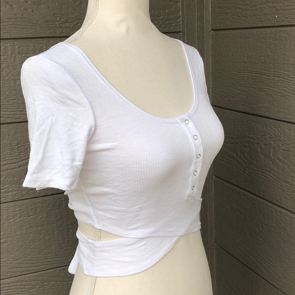 Olivaceous Mini Crop Tie Around Top - Picture 2 of 3